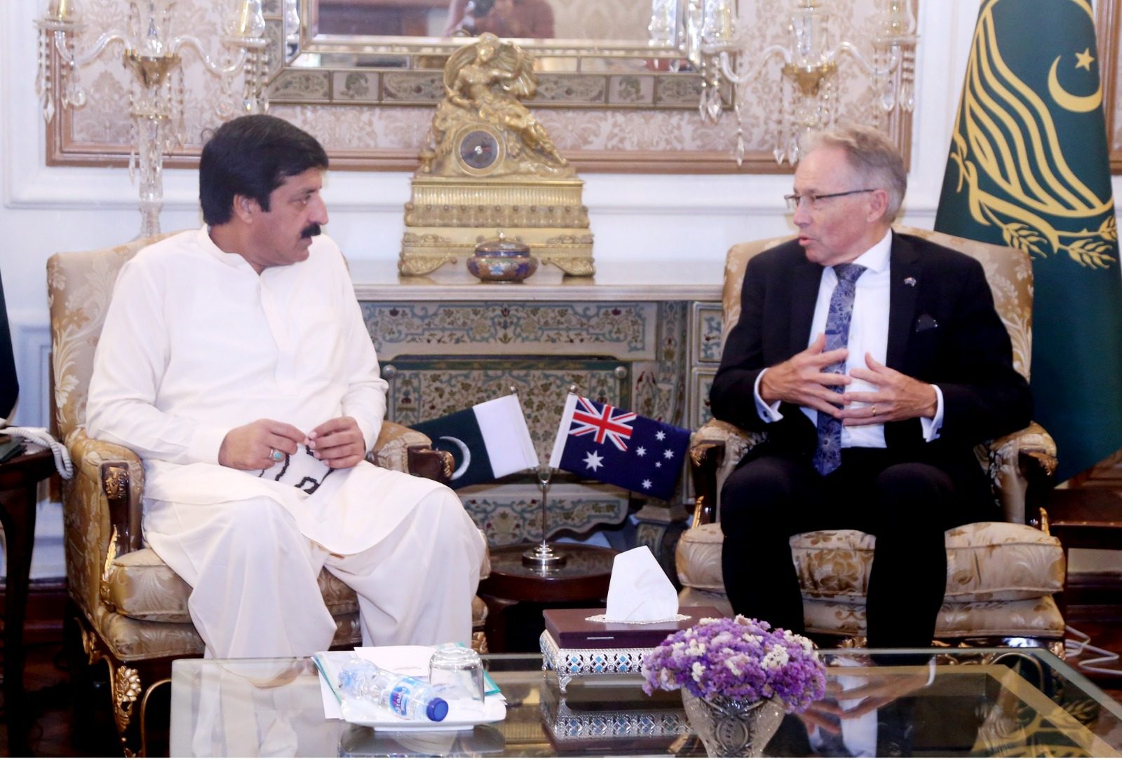 Governor Punjab Meets Australian High Commissioner: Discusses Bilateral Relations