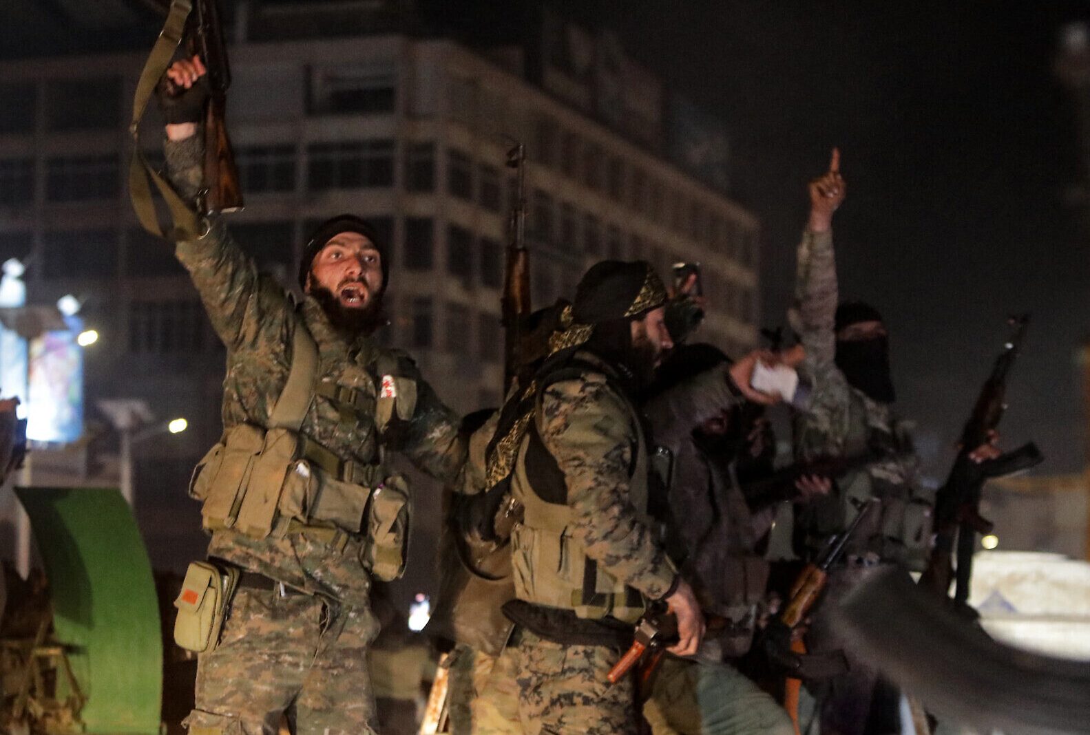 Syrian Rebels Advance Towards Damascus; Assad’s Cabinet Takes Refuge at Military Airbase