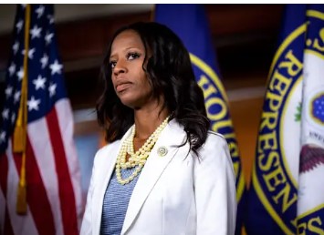 Mia Love, First Black Republican Woman in U.S. Congress, Dies at 49