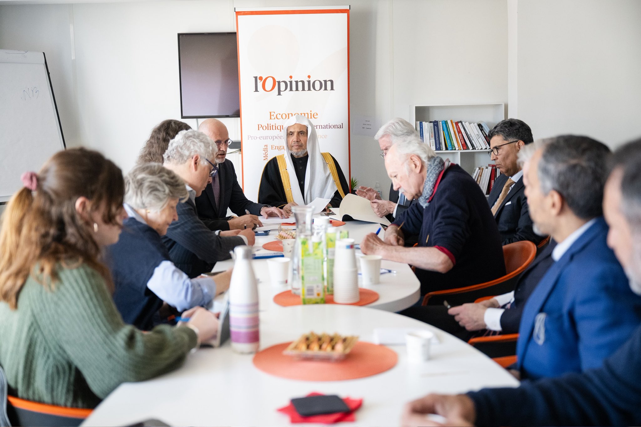 MWL Secretary-General Dr. Mohammed Alissa Addresses Intellectual Dialogue at L’Opinion Roundtable in Paris