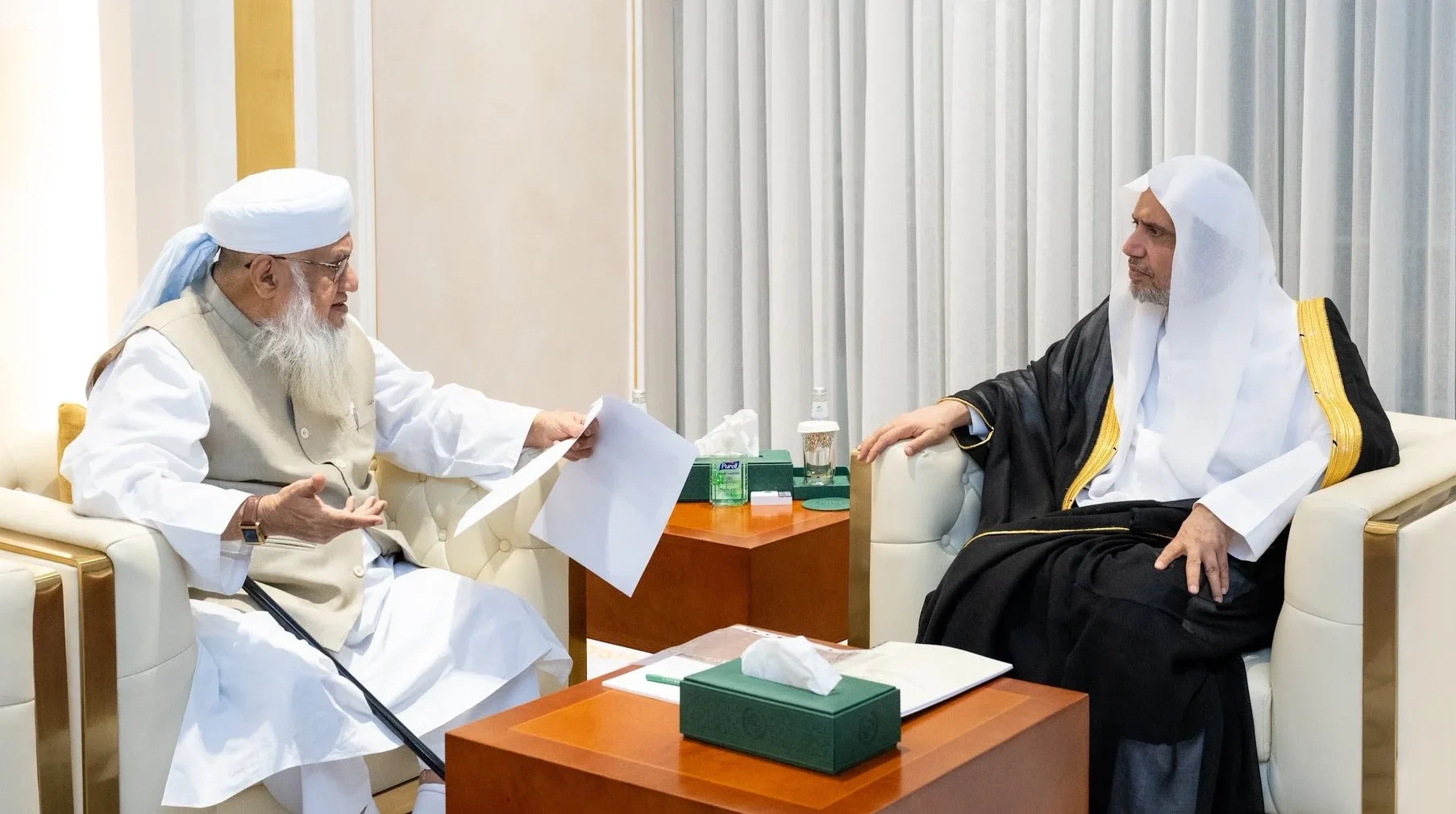 MWL Secretary-General Dr. Mohammed Alissa meting with Indian Scholar Shaikh Khalil-ur-Rahman Sajjad Nomani