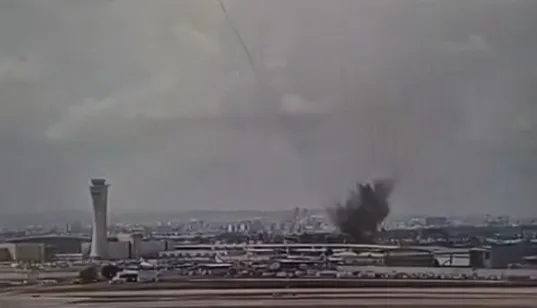 Houthi missile attack near Ben Gurion Airport, Israeli air defenses failed، eight injured