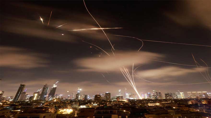 Iran Launches Coordinated Missile Strikes on U.S. Military Bases in Syria, Iraq, and Qatar
