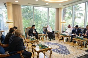 MWL Chief Meets Indonesian Muslim Leader to Bolster Strategic Ties