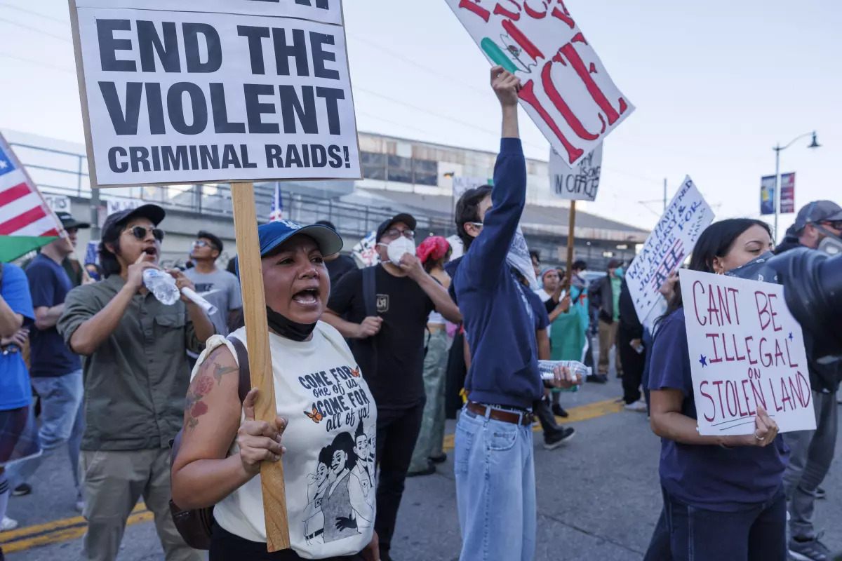 Mass ‘No Kings’ Protests Sweep U.S. as Trump Marks Birthday with Military Parade