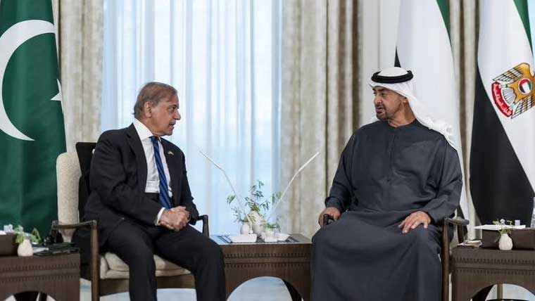Pakistani PM Meets UAE President in Abu Dhabi, Agrees to Boost Economic and Strategic Ties