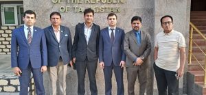 Pakistani Journalist Holds Productive Meeting with Tajikistan’s Investment Committee