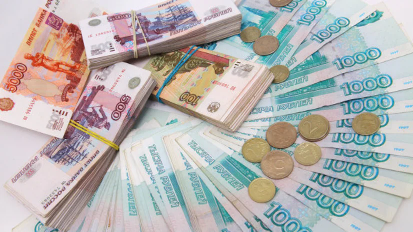 Russian Ruble Drops as EU Announces New Sanctions on Energy Sector and Banks