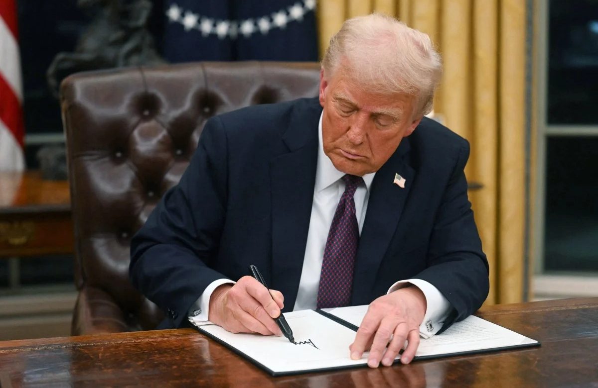 Trump Reinstates Travel Ban on 12 Countries, Expands Entry Restrictions Citing National Security