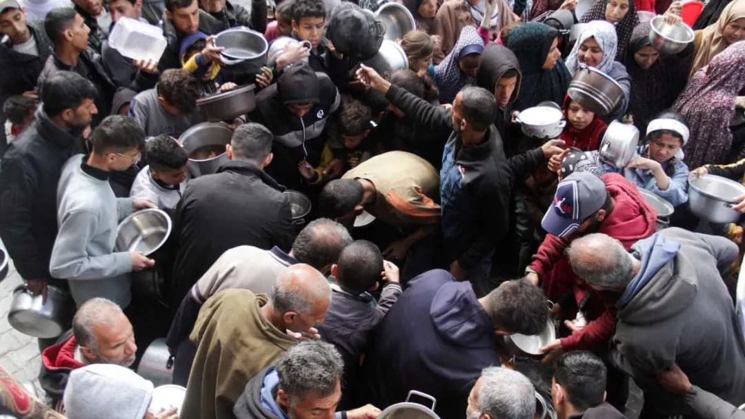 Gaza Truce Talks Stalled as 17 Killed in Aid Distribution Clash