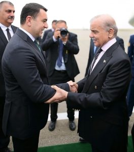Pakistani PM Arrives in Azerbaijan for ECO Summit to Boost Regional Cooperation