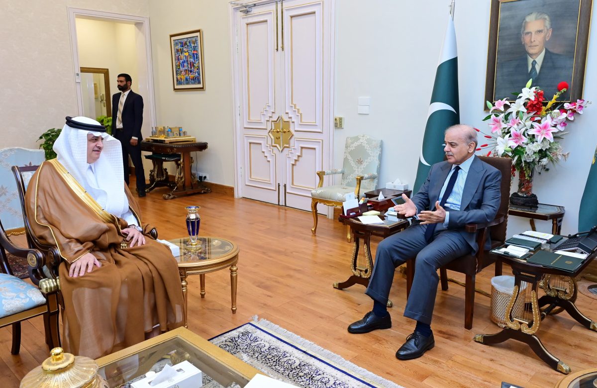 Pakistani PM Praises Saudi Efforts for Middle East Peace, Pakistan-India Truce