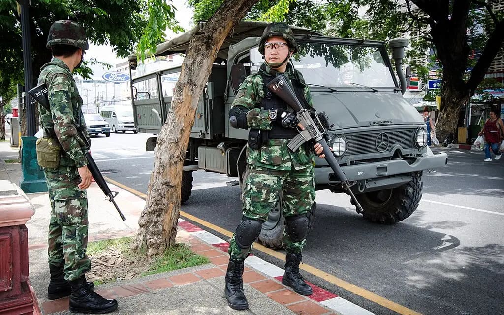 Thailand Enforces Martial Law in Border Districts After Deadly Clashes with Cambodia