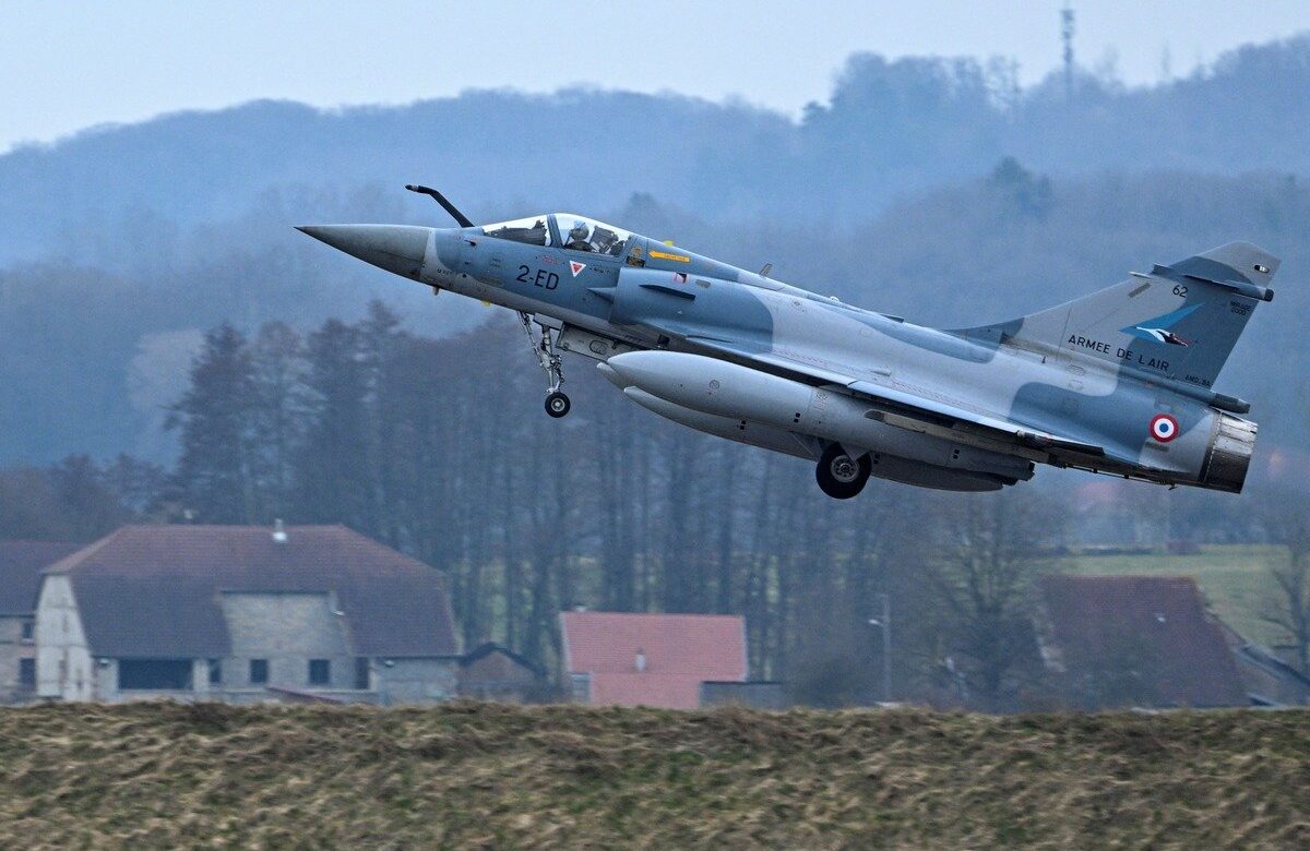Ukrainian Mirage 2000 Fighter Jet Crashes, Pilot Ejects Safely