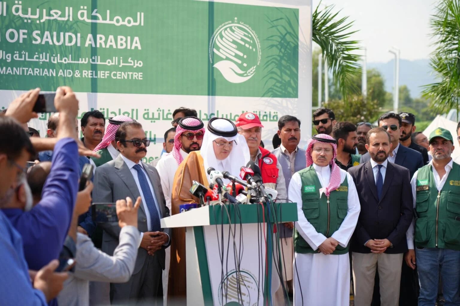 KSrelief Sends Major Relief Convoy to Flood-Hit Families in Khyber Pakhtunkhwa