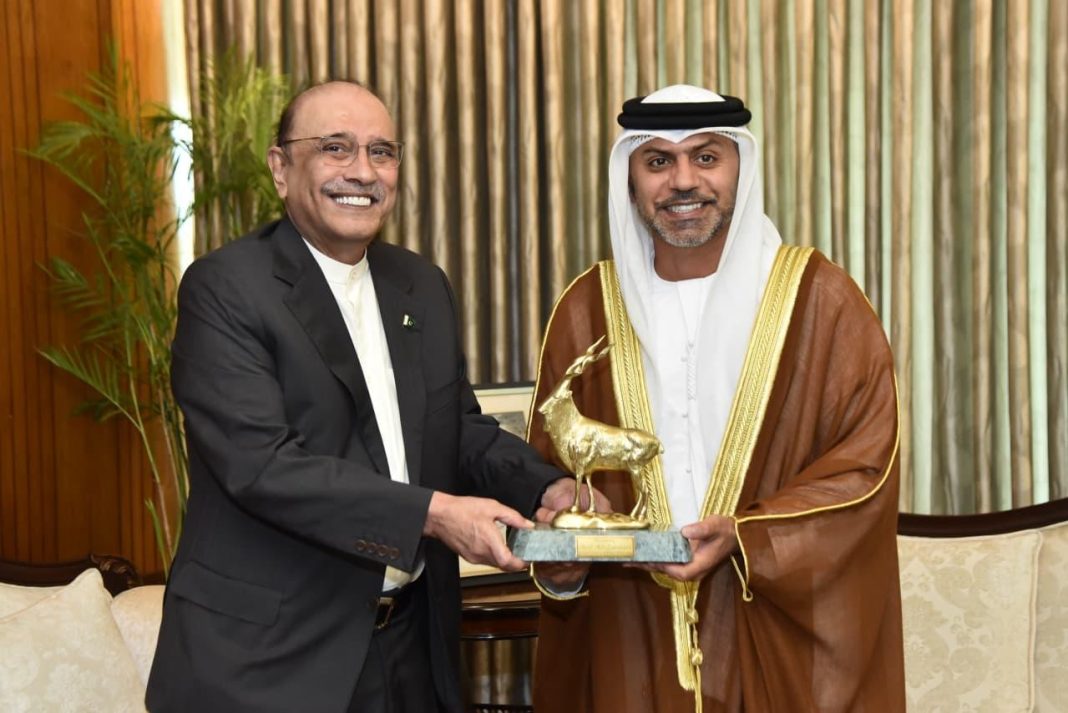 Pakistani President Bids Farewell to UAE Ambassador, Calls for Stronger Bilateral Ties