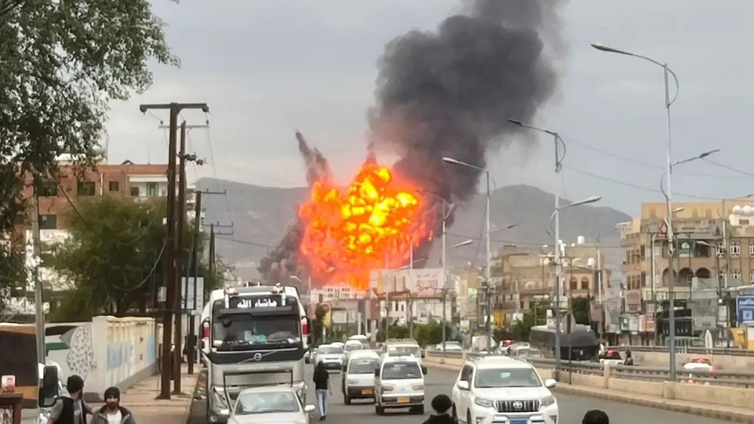 Israeli Air Strikes Kill Nine in Yemen’s Capital Sanaa