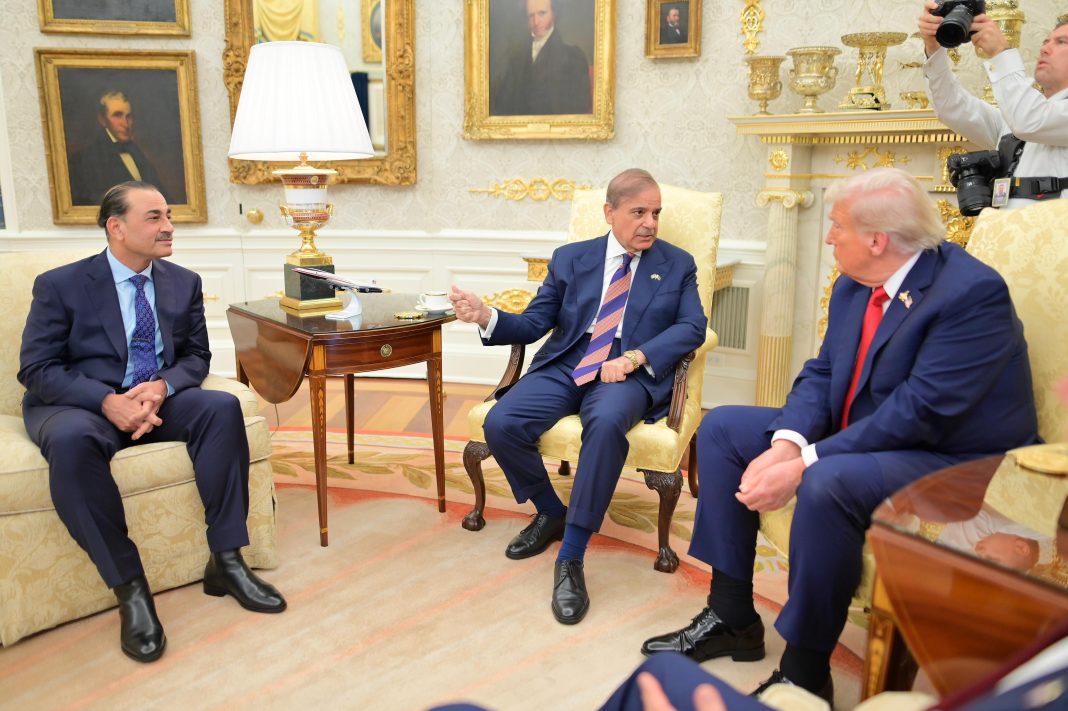 Pakistani Prime Minister & Army Chief Meets President Trump at White House